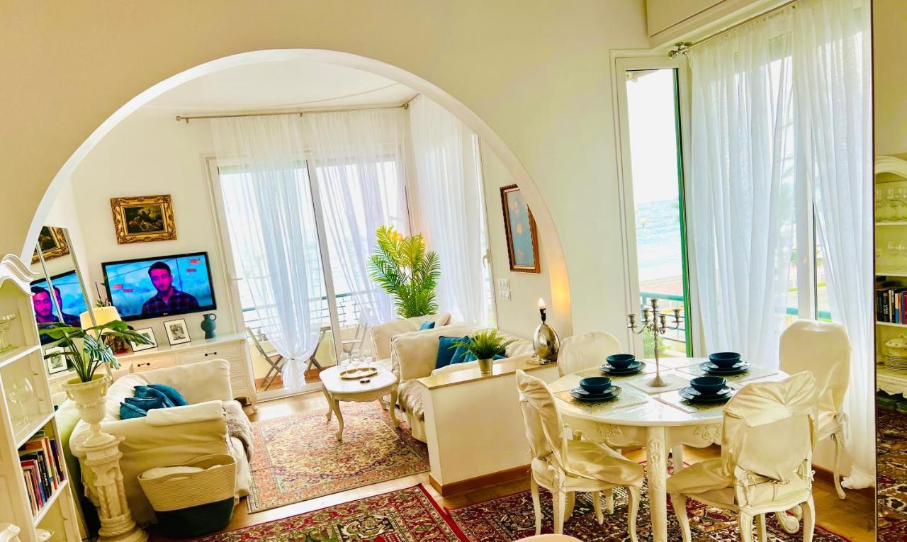 Endless Stunning Mediterranean Sea Views Promenade Des Anglais Nice Exterior photo